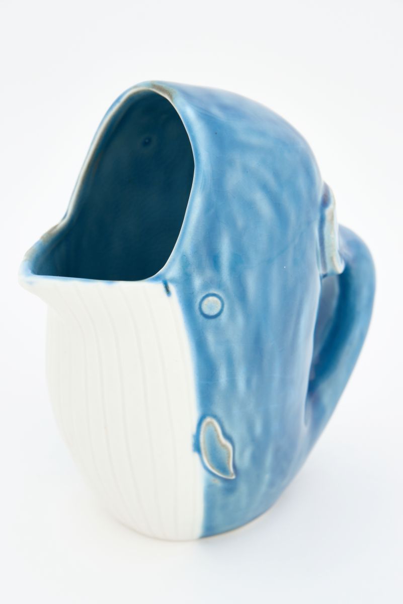 D7051 - Whale Pitcher, Ceramic, Blue & Cream, W: 3.9" - H: 7" (x4)